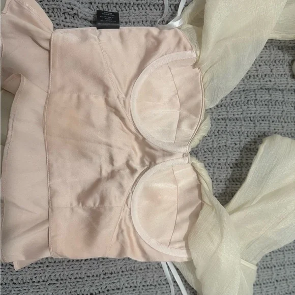 REVOLVE House of Harlow 1960 Off-Shoulder Blouse - Picture 4 of 6